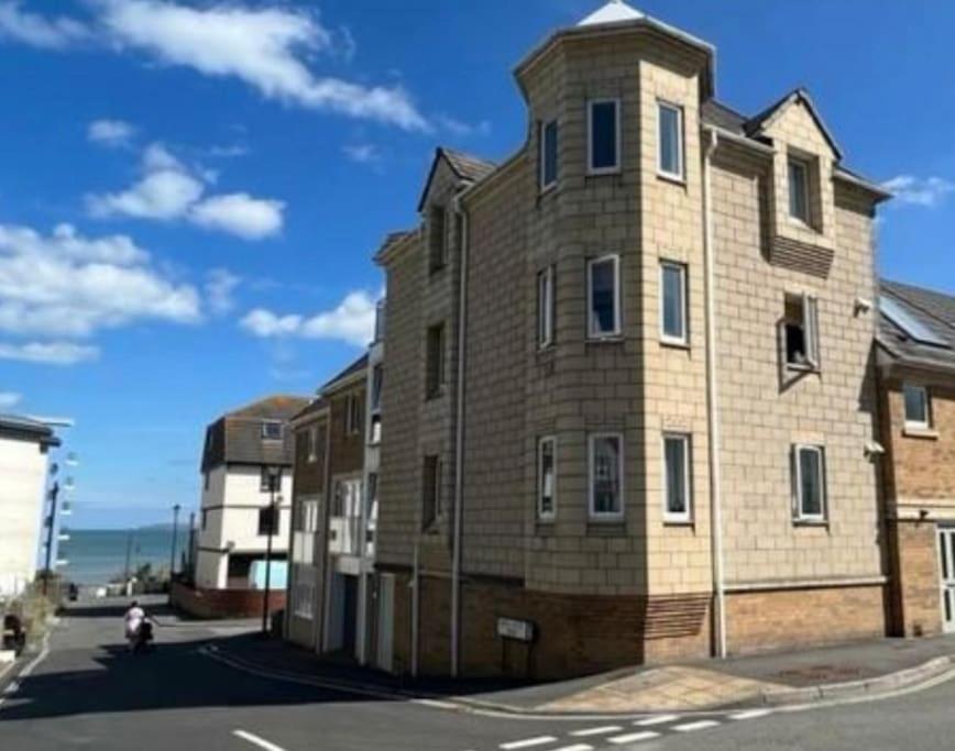 Seaside Modern Apartment Westward Ho!  Extérieur photo